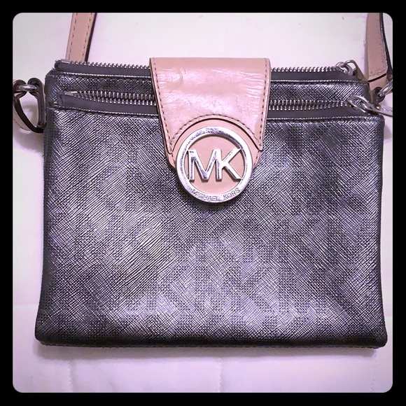 Michael Kors Handbags - Michael Kors crossbody bag